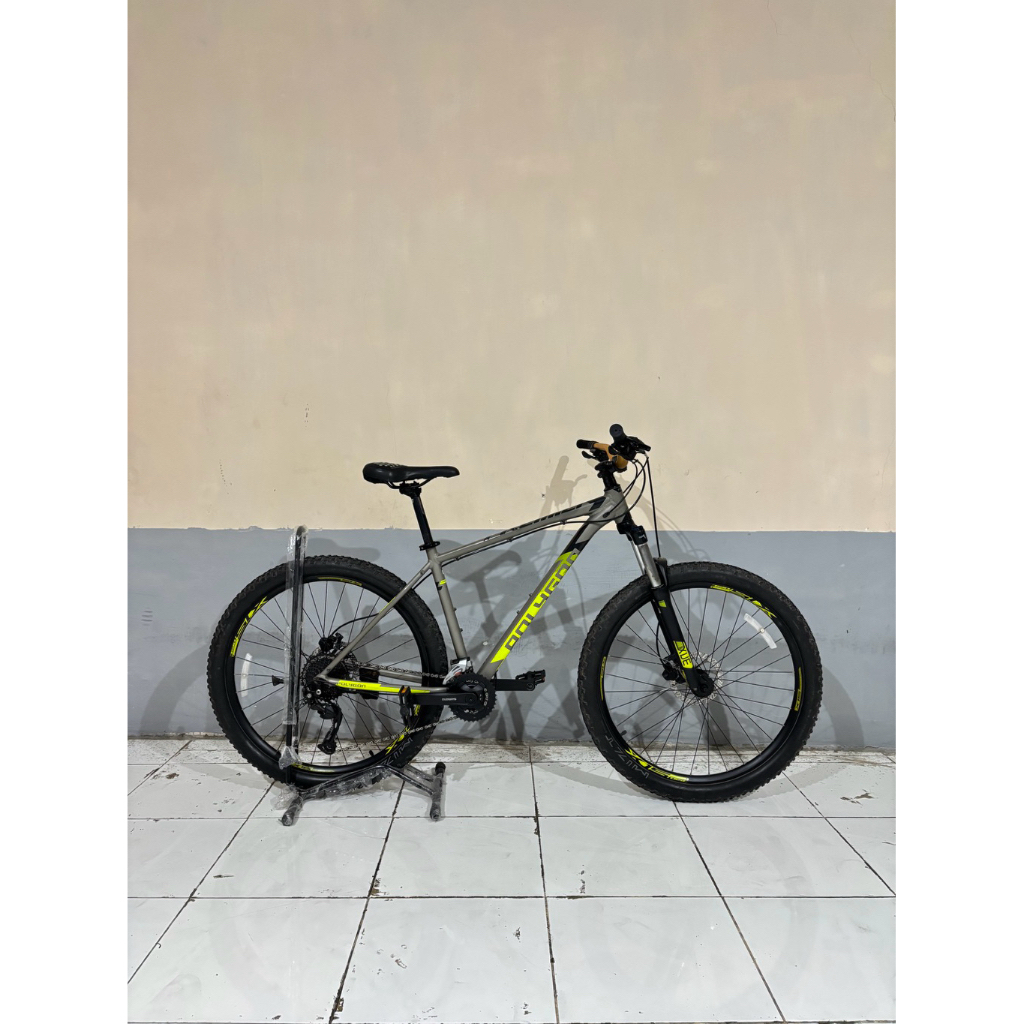 POLYGON PREMIER 5 TAHUN 2022