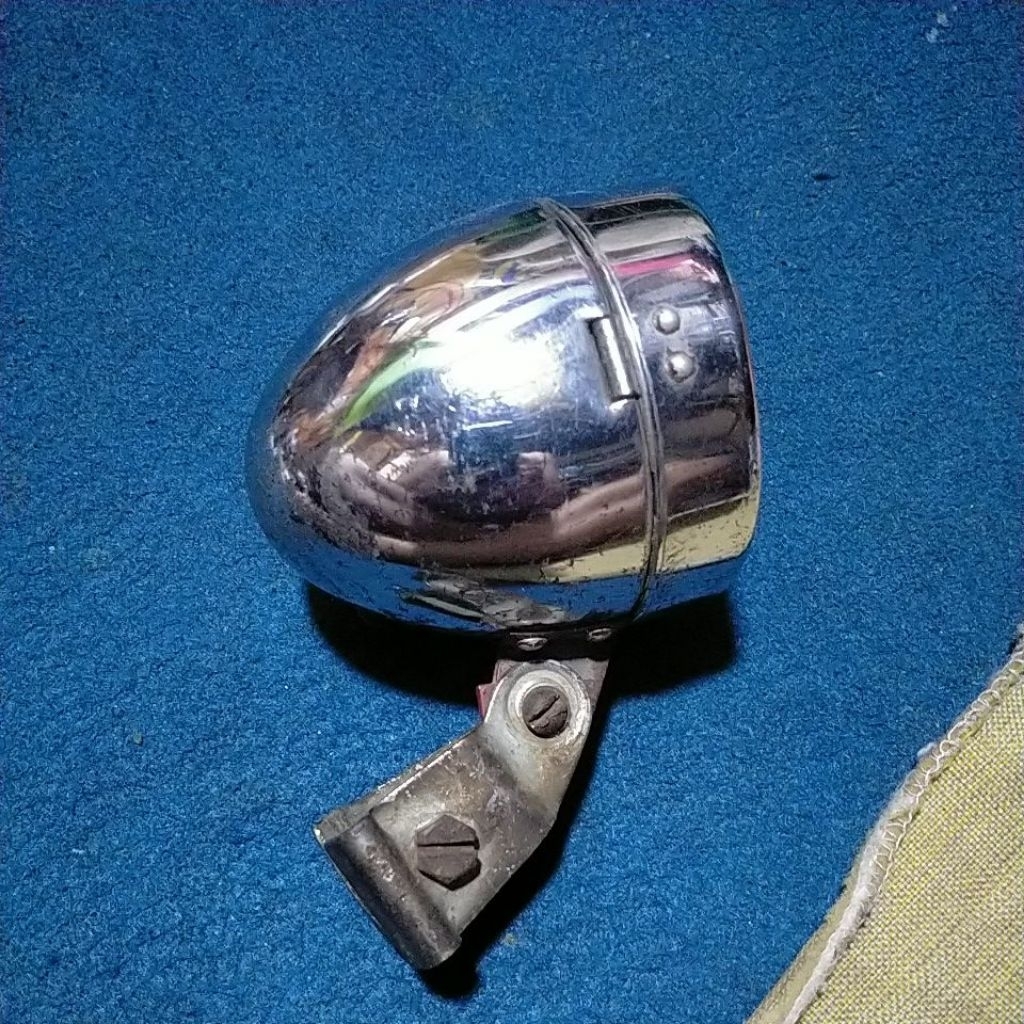 lampu sepeda onthel tua gudel kecil