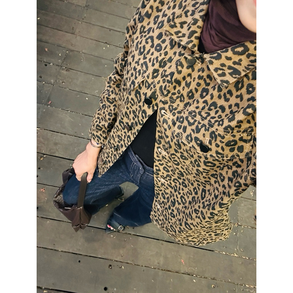 (1-100) JAKET JEANS CROP LEOPARD