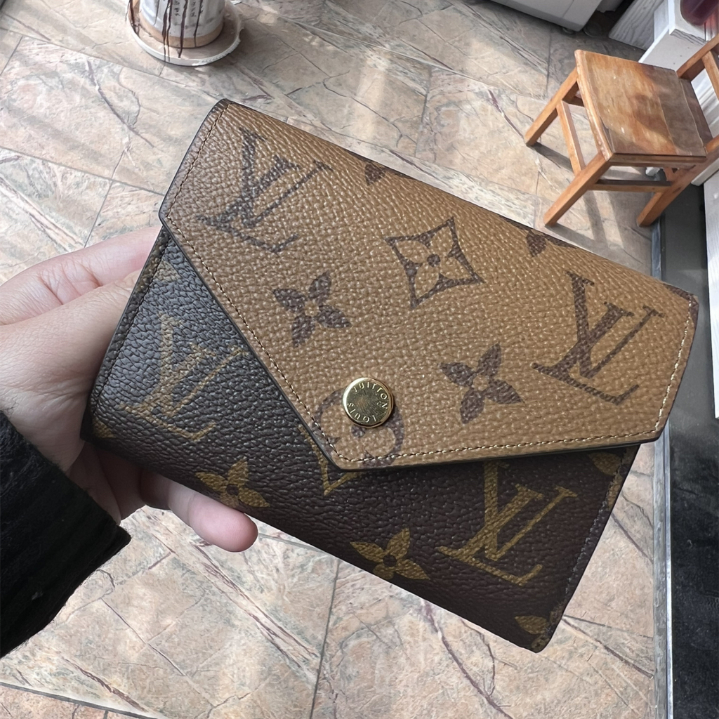 Dompet wanita Louis Vuitton Victorine M81557 preloved dari Prancis dengan desain elegan kombinasi du