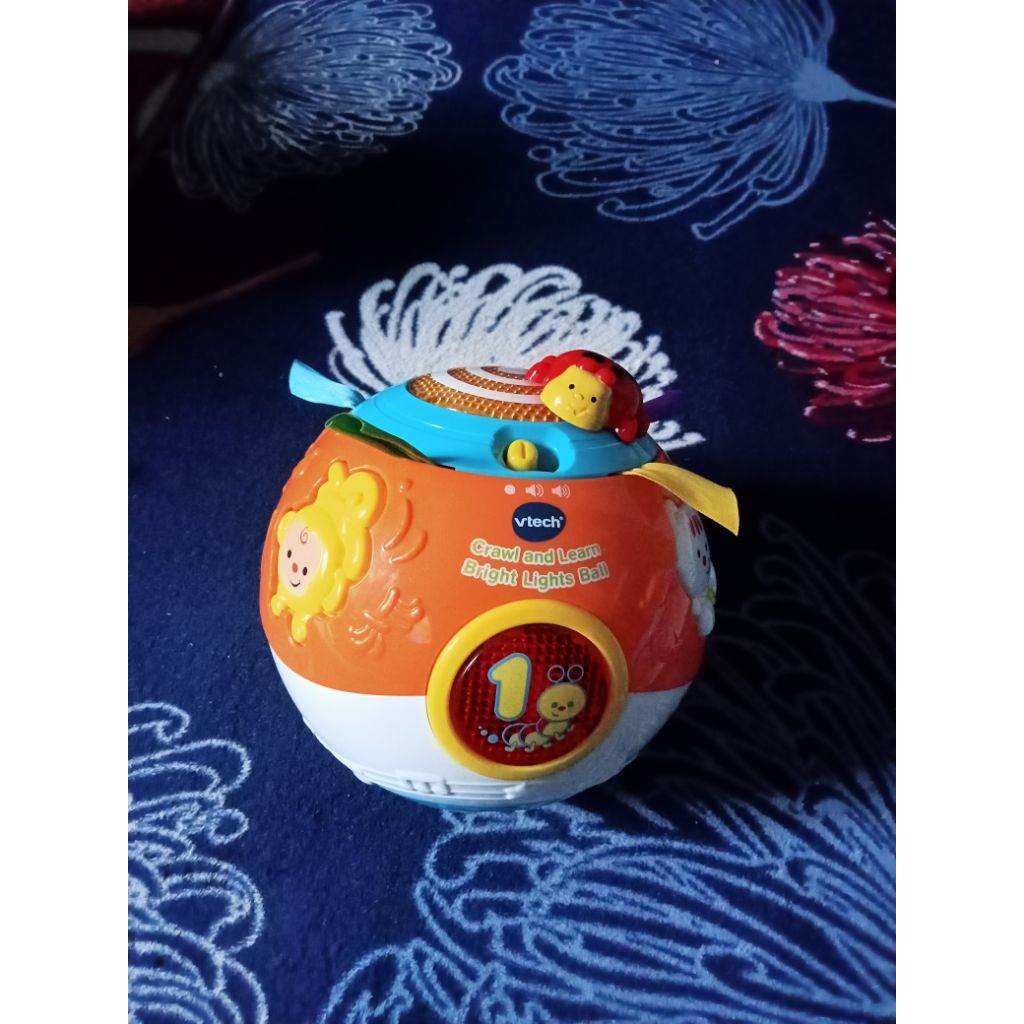 PRELOVED VTech Crawl and Learn Bright Lights Ball bola elektrik vtech bola gerak mengelinding bola m