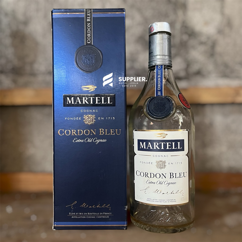 botol kosong botol bekas MCB Martell Cordon Bleu cocok untuk pajangan kamar , dan minibar