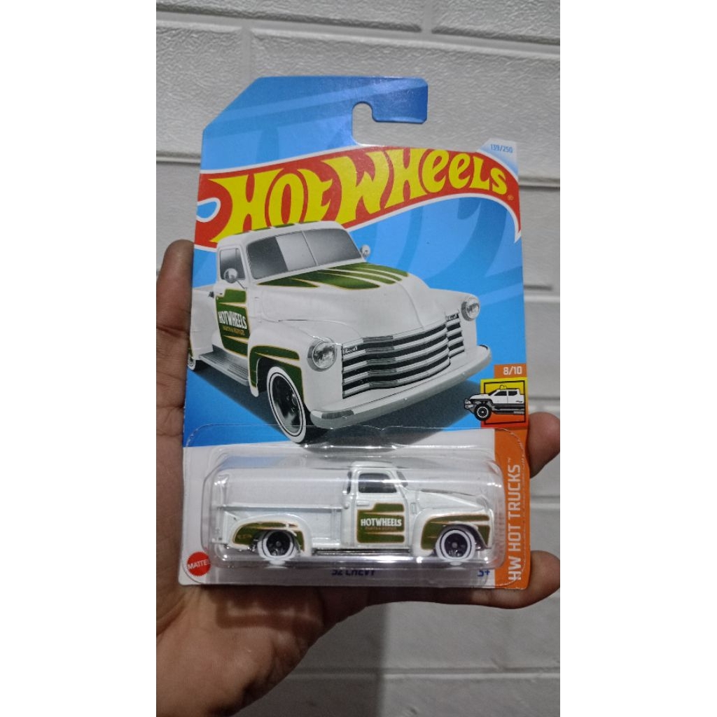 Hotweels chevy 52