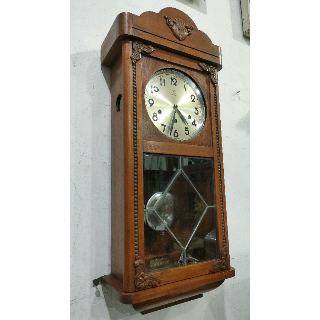jam dinding junghans w64 full mekanis pakai kunci  lobang 3 perempatan