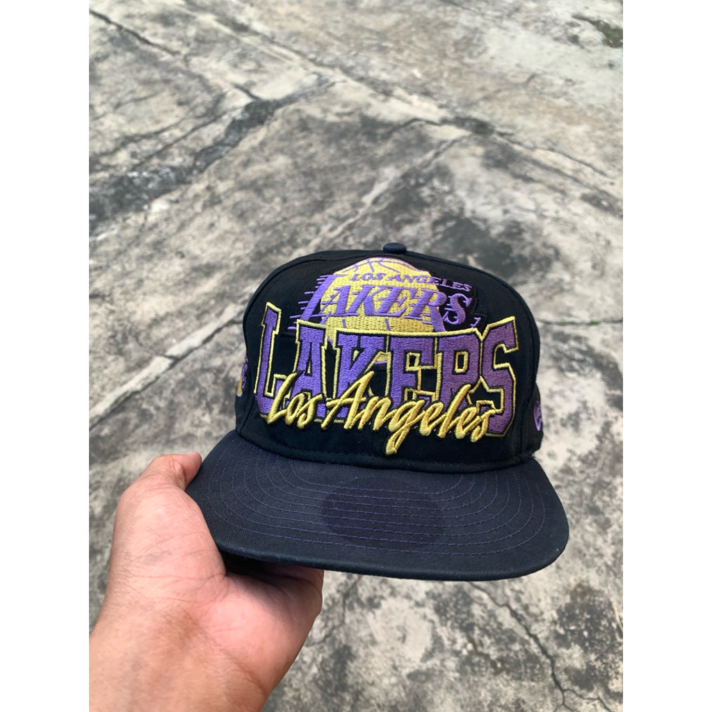 new era Lakers
