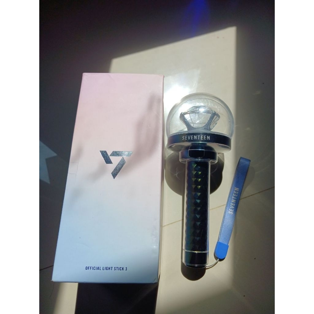 LIGHTSTICK OFFICIAL SEVENTEEN VER. 3 PRELOVED