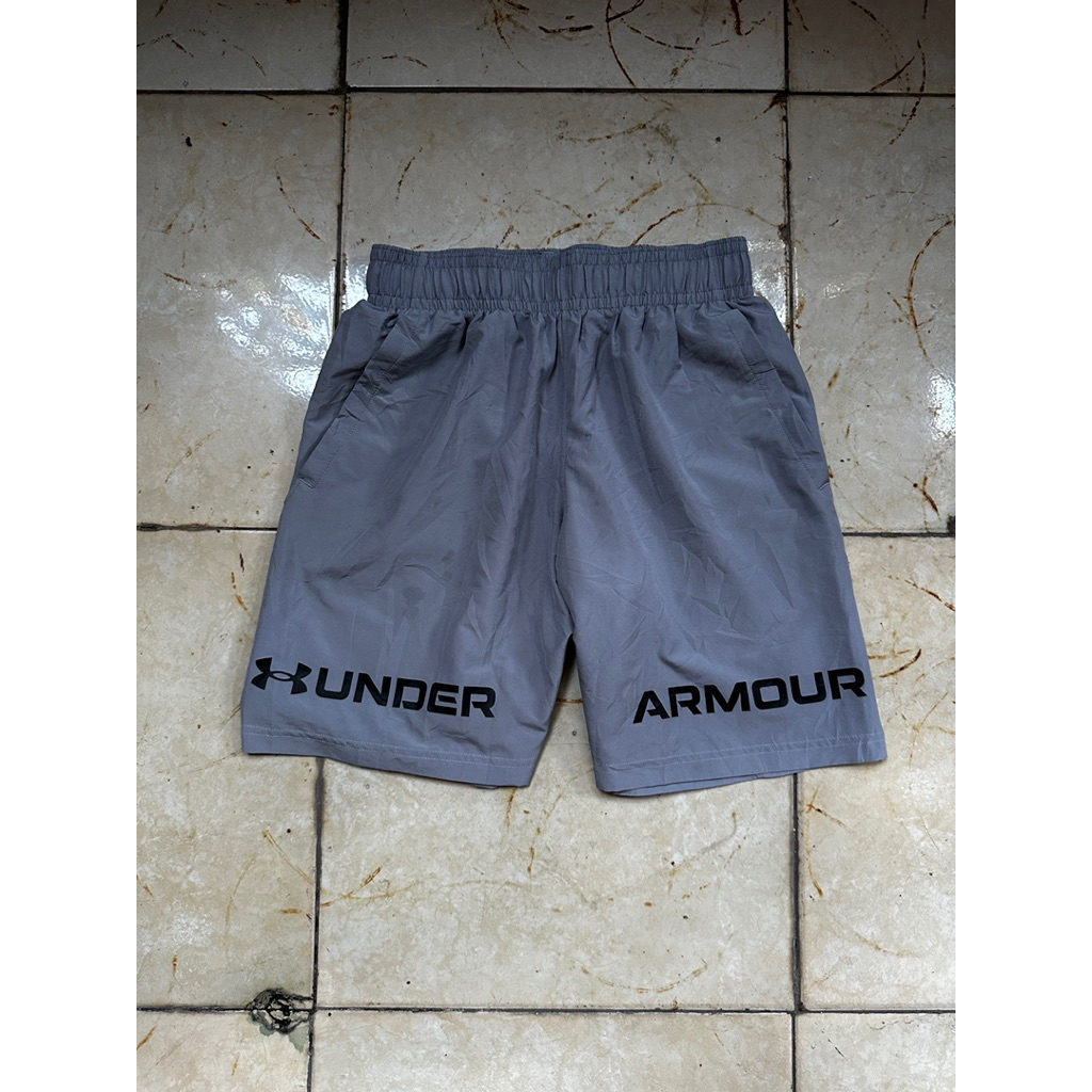 Celana Pendek Under Armour