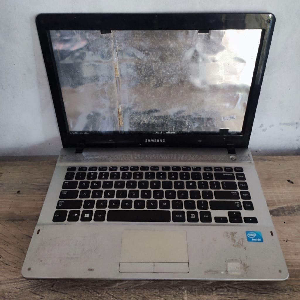 Casing Case Kesing Laptop Samsung NP270E NP270E4V NP270E NP275E NP275 NP275E4V