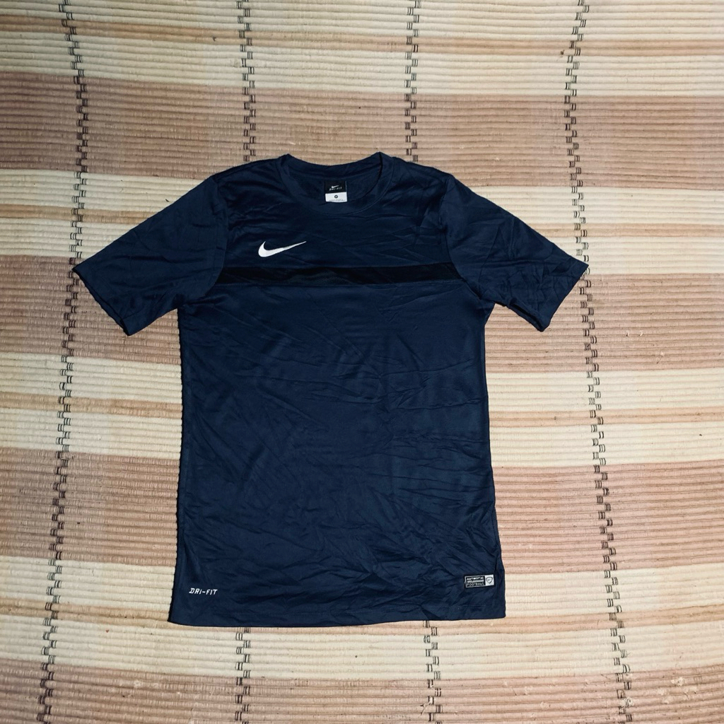 Baju Kaos Running  Wanita N1K3 Pro  95 Baju Olahraga Original Second Preloved