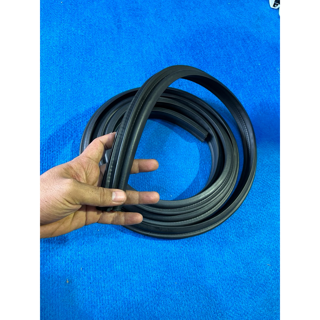 KARET BALON BODY PINTU SERENA C24 C26