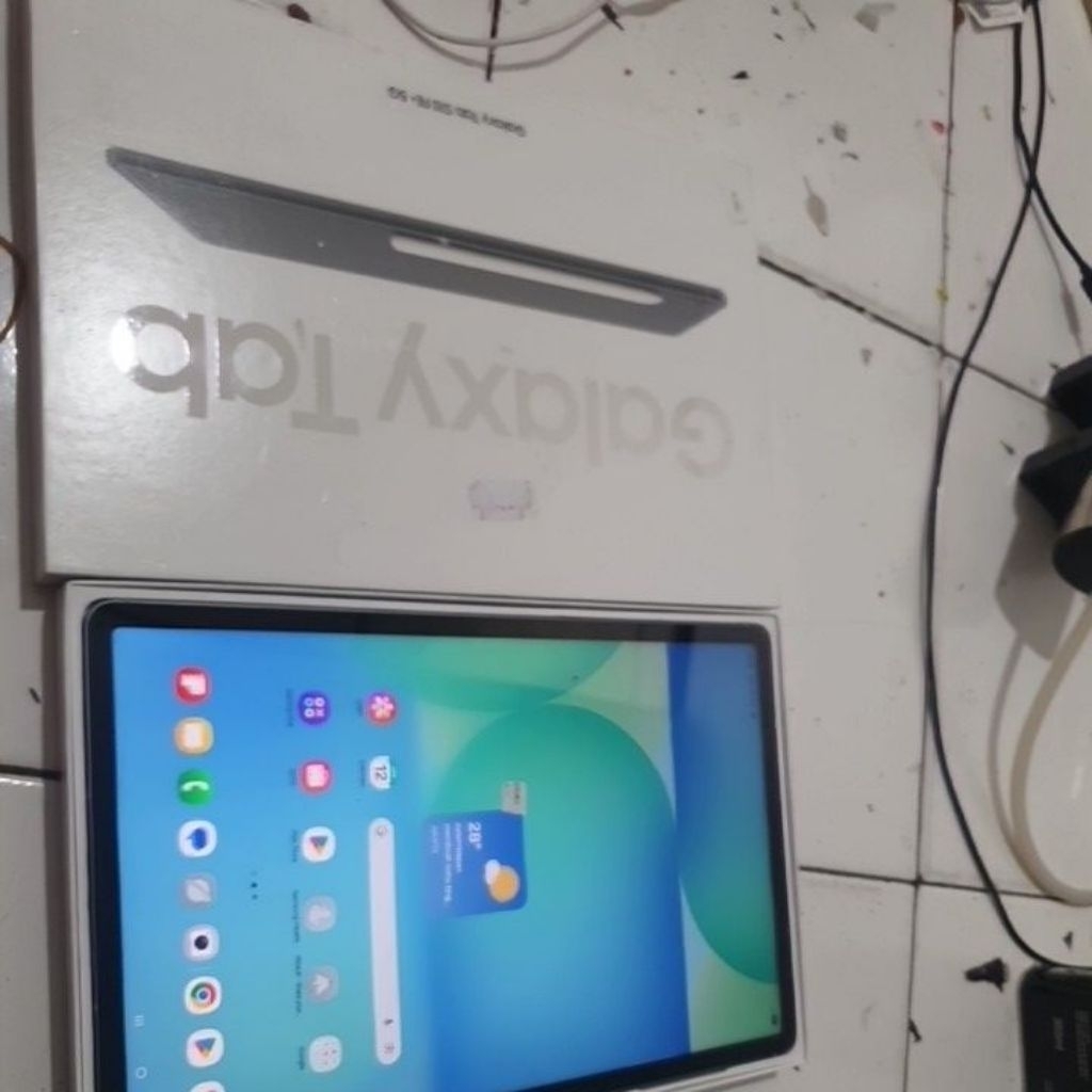 Samsung Galaxy Tab S10 fe+ 5G minus dikit