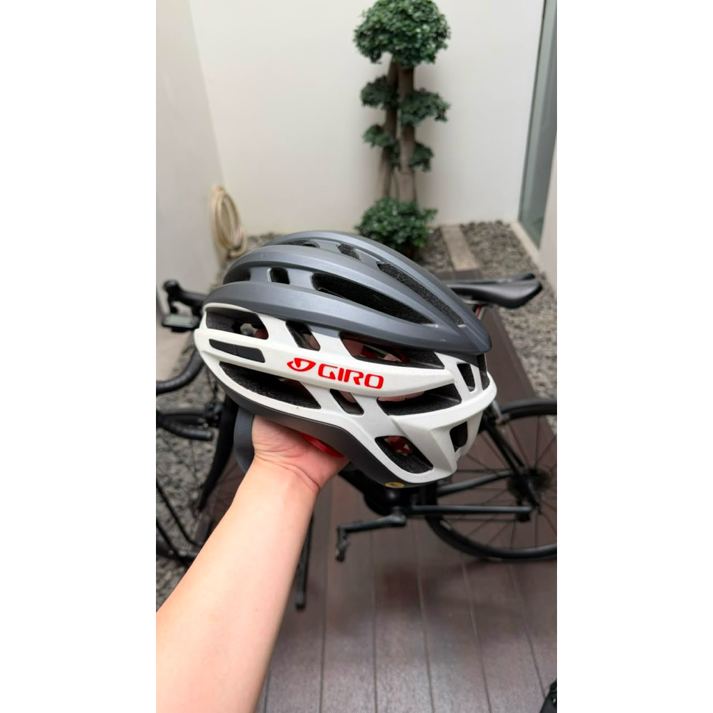 Giro Agilis Helmet