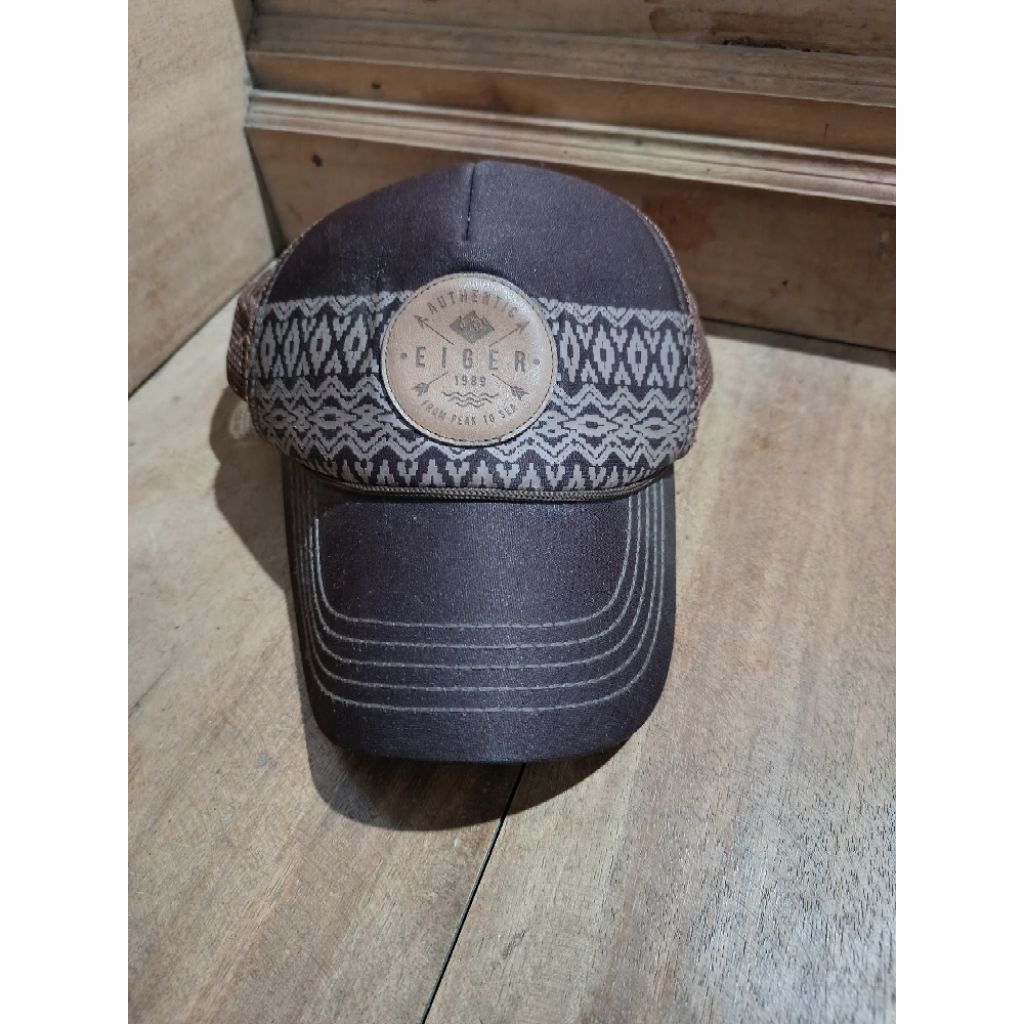 topi eiger second