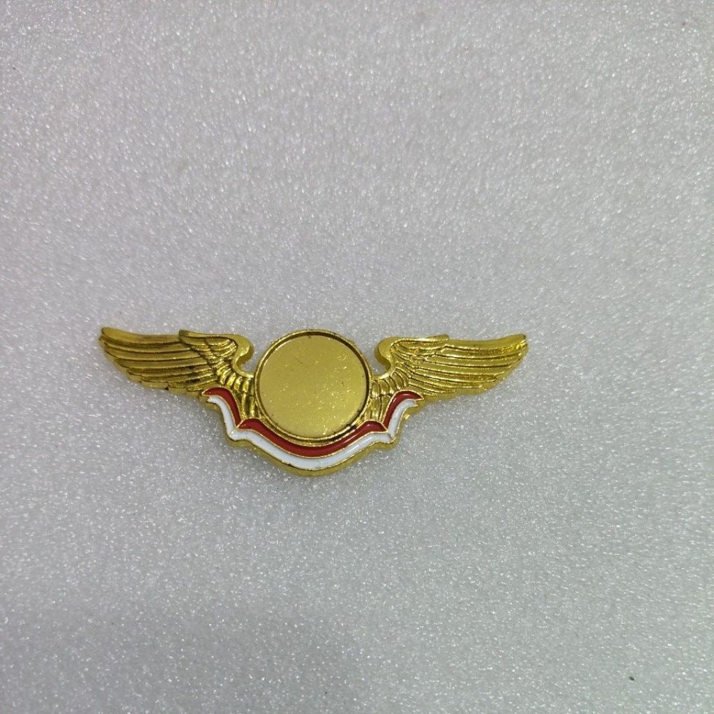 Pin Kuningan cor Logo Custom magnet
