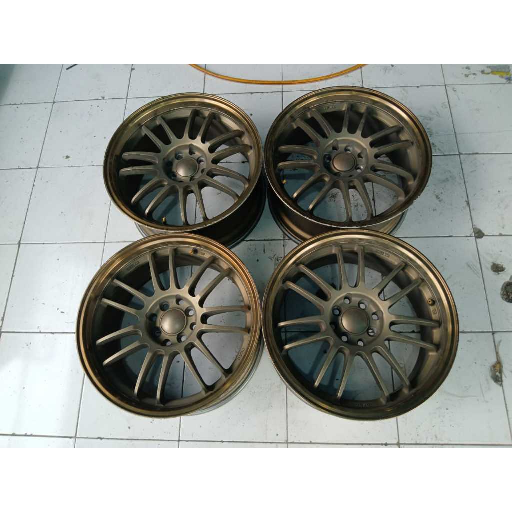 Velg Mobil Second Bekas Ring 17 Baut 4 RE30 R17X8 H8X100-114,3 ET40