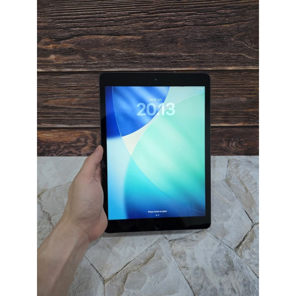 APPLE IPAD 8 128GB WIFI ONLY EX GARANSI RESMI