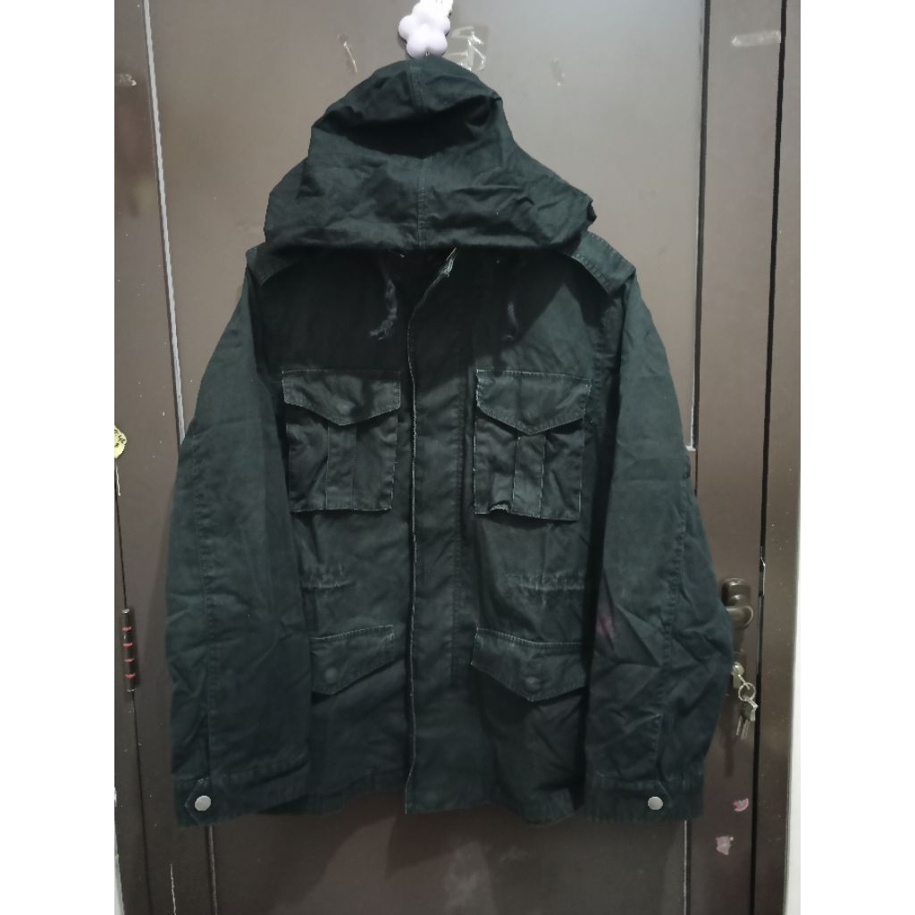 JAKET PARKA MODEL TACTIKAL M65 BAHAN DENIMTEBAL DALEMAN BABY TERY WARNA HITAM MEREK OLD NAVY SIZE L 