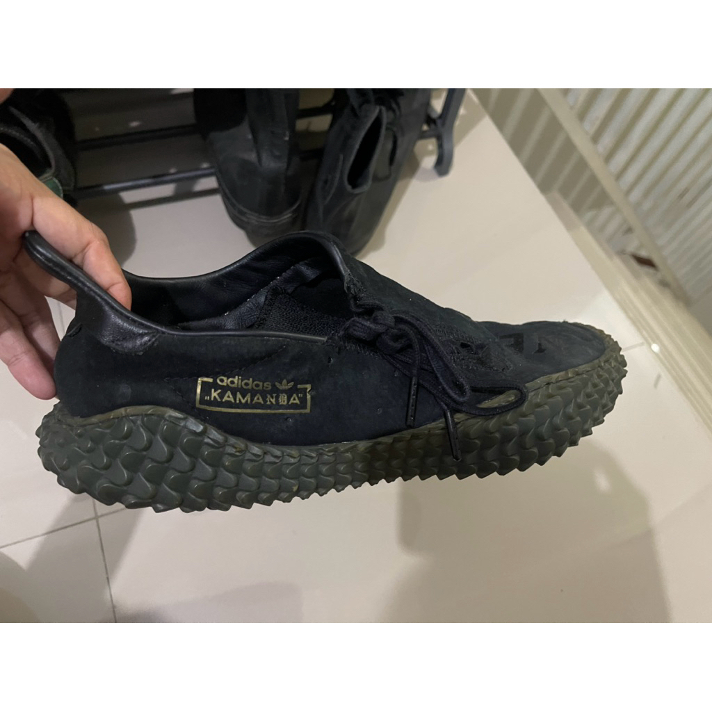 Adidas Kamanda x neighborhood black  size 442/3 preloved