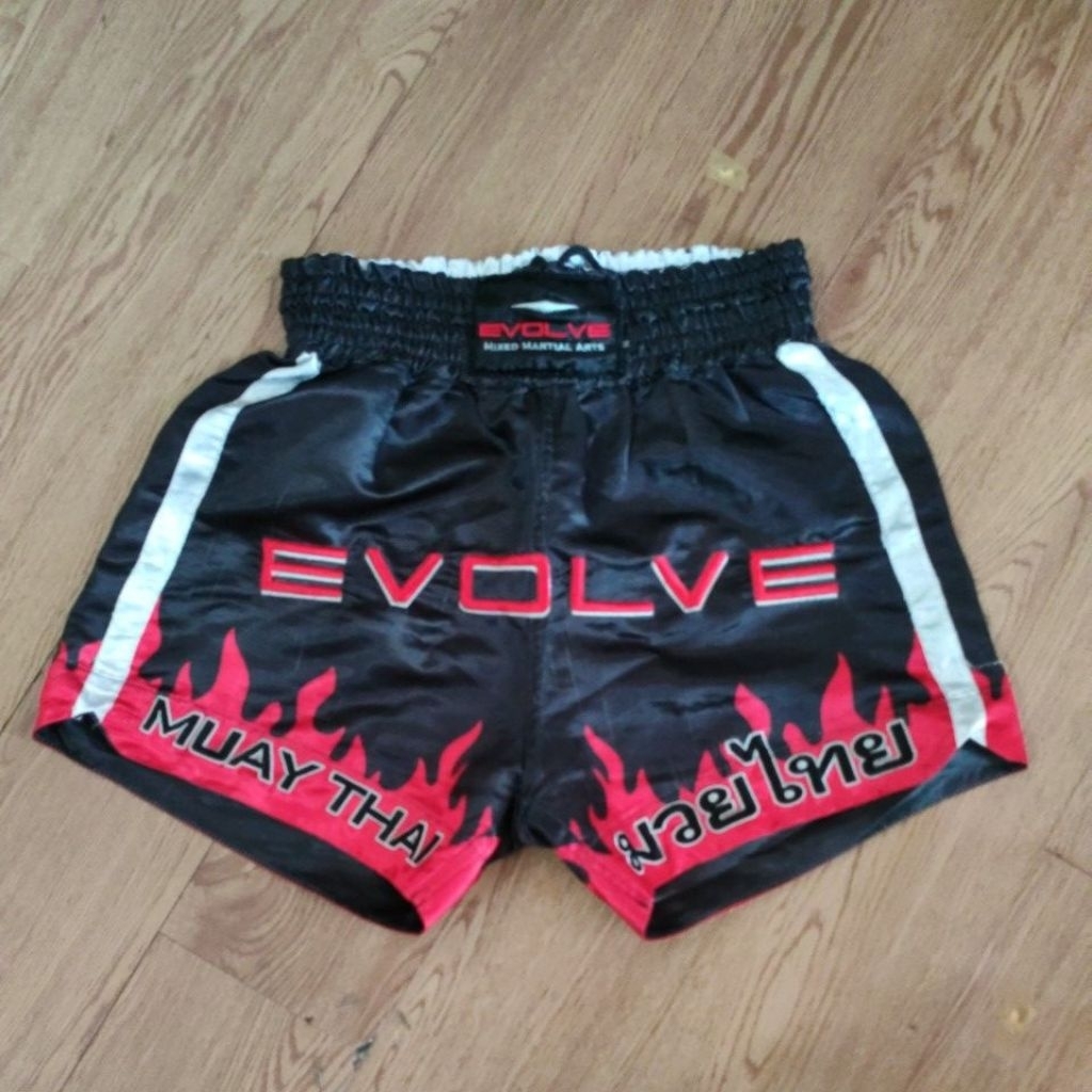 CELANA MUAYTHAI EVOLVE MMA / MUAYTHAI