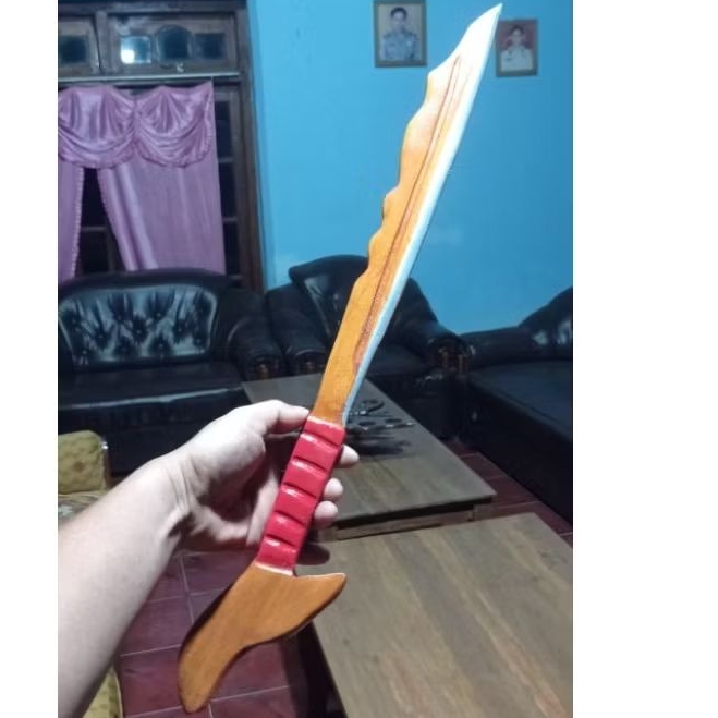 Mandau kalimantan/mandau silat beladiri/mandau kayu mandau mainan senjata mandau kalimantan/mandau k