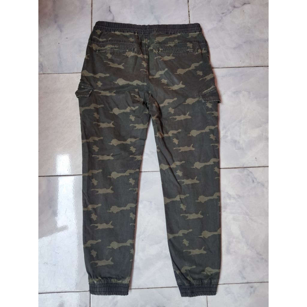 pull&bear joger camo