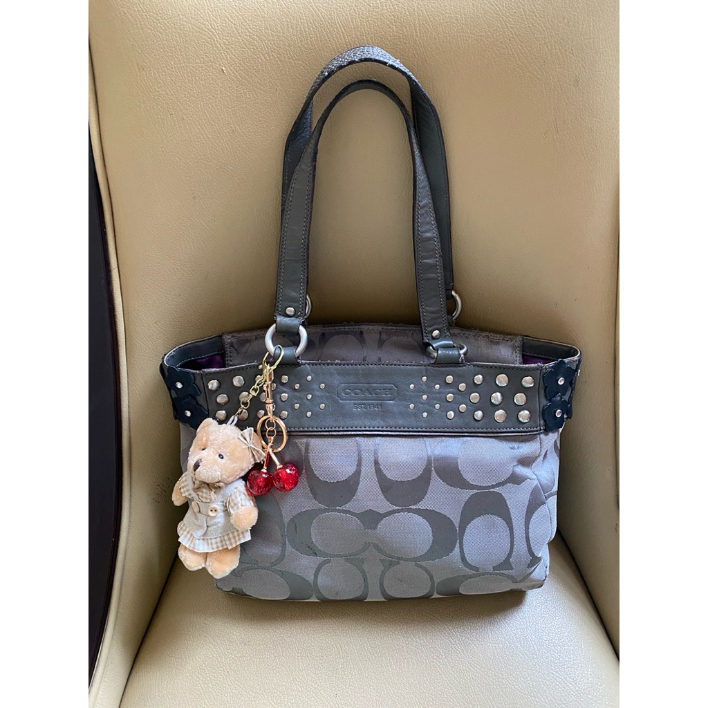 coach vintage shoulder bag gray kanvas preloved