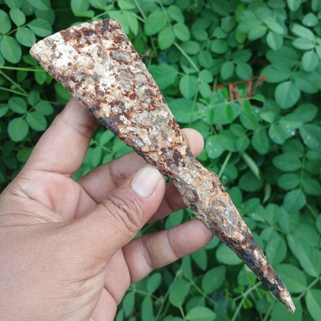 Koleksi Temuan Galian Tanah Ma.ta Kapak Pethel Besi KUNO KaBudhan