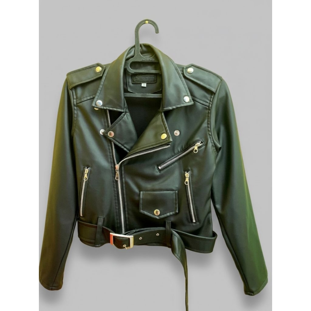 (Preloved) Jaket Leather Crop Wanita
