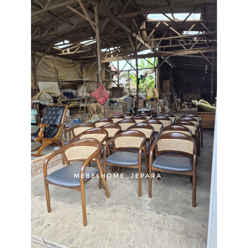 kursi cafe selly rotan,kursi makan cafe ,kursi rotan termurah,kursi cafe rotan