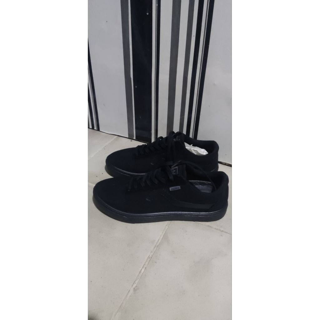 Aerostreet Massive Low All Black