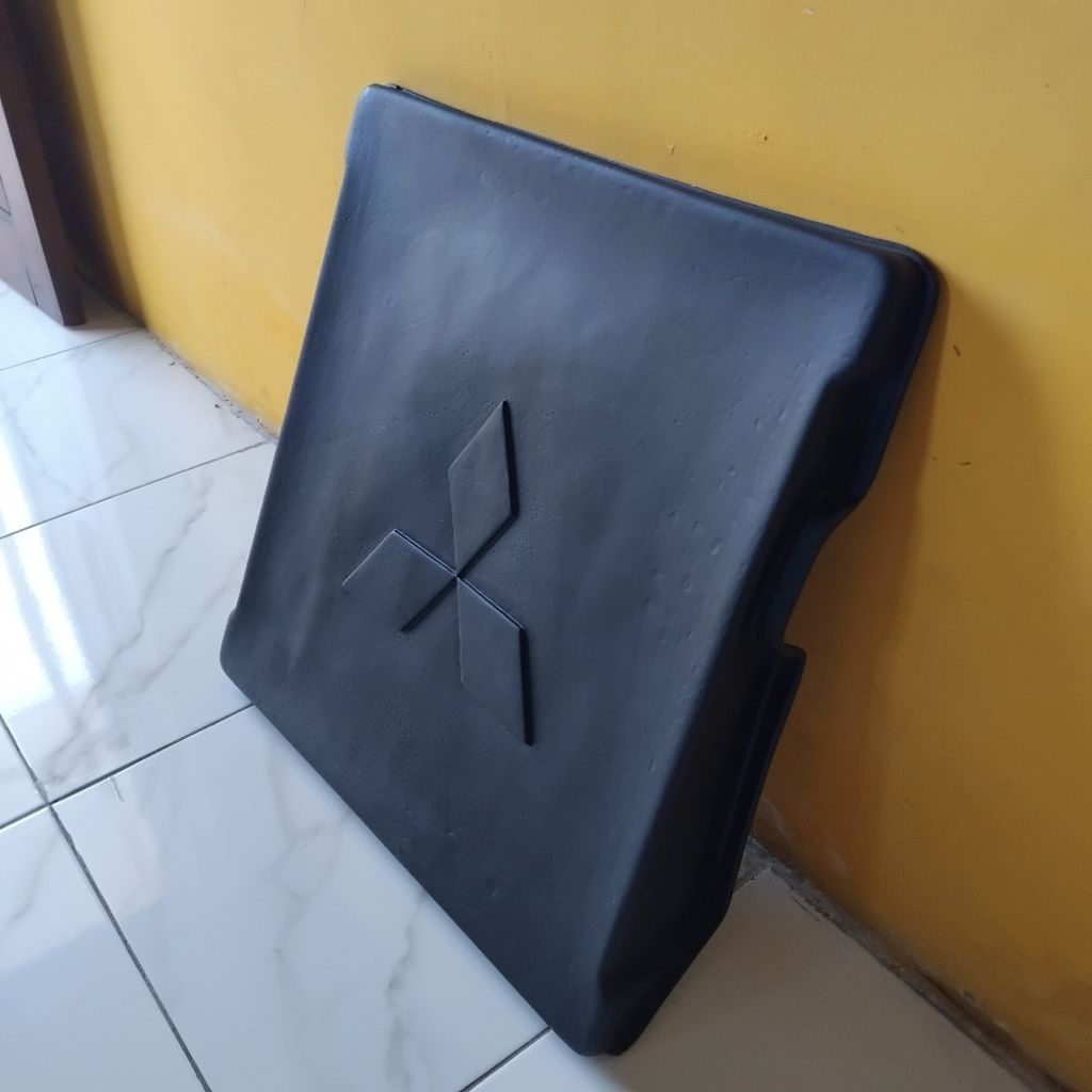 Tutup Aki Mitsubishi Fuso Fighter