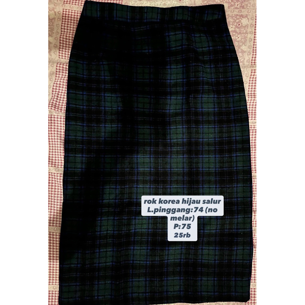 rok gingham hijau gelap