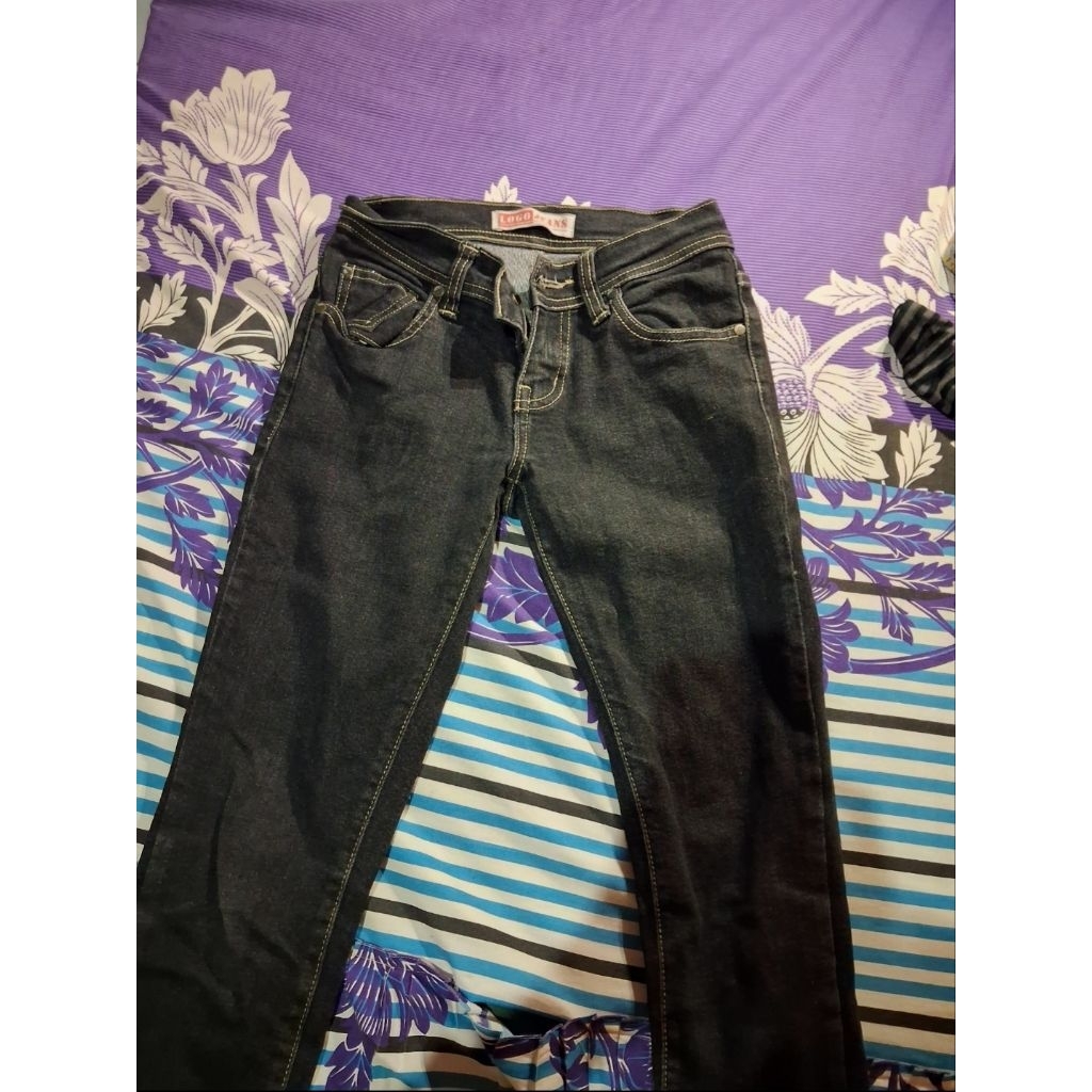 prelove logo jeans