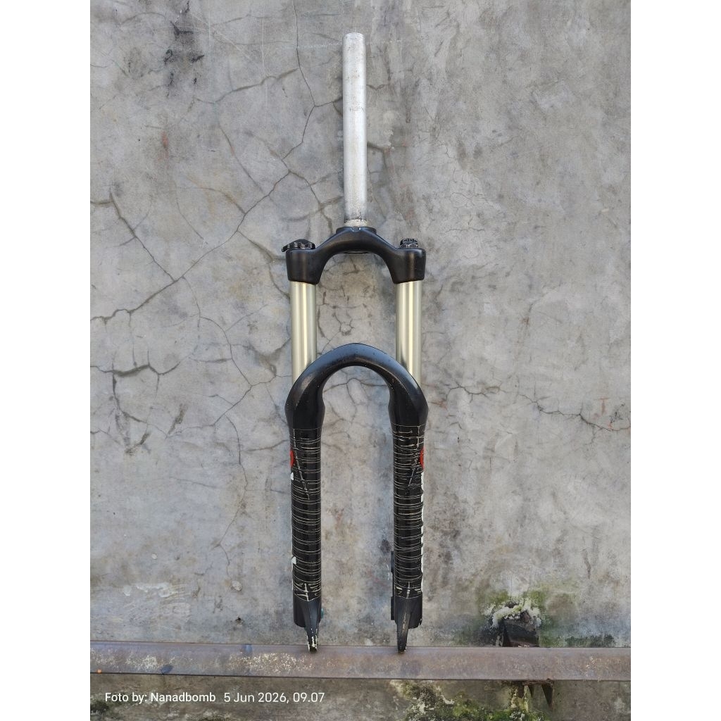 Fork RST Air T140 (26)