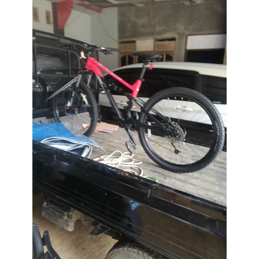 SEPEDA MTB POLYGON D5 BEKAS SEPERTI BARU
