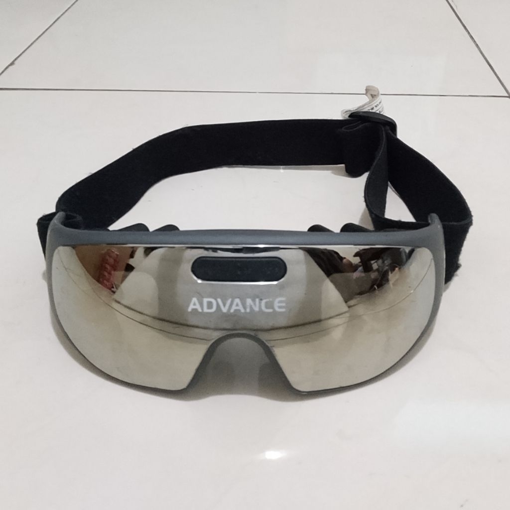 Alat pijat mata elektrik ADVANCE ISEE