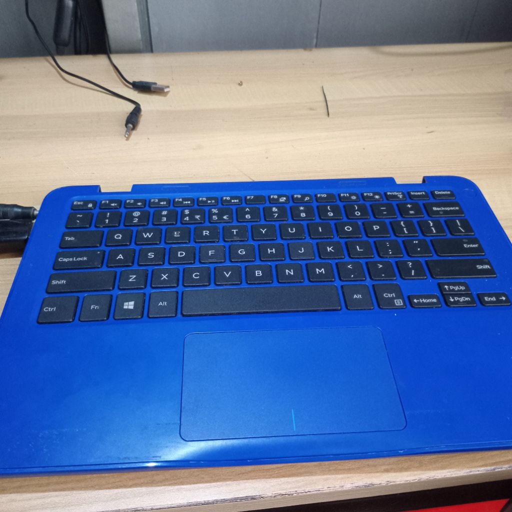 Laptop Dell P24T Buntung Tanpa Layar