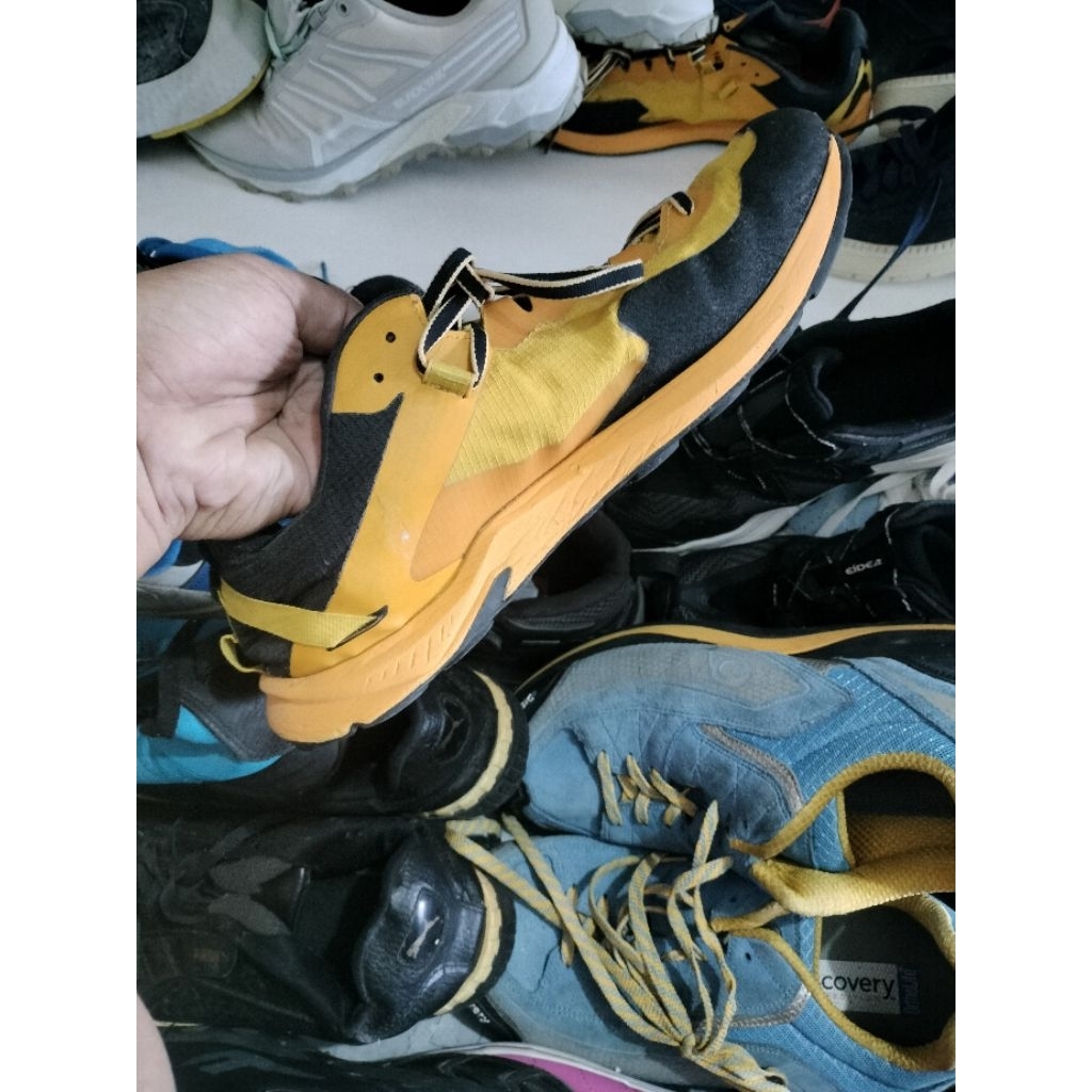 sepatu second original TNF size 43