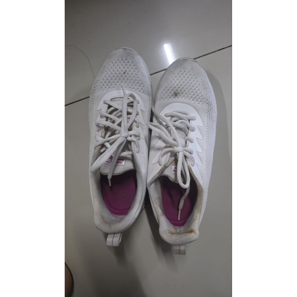 skechers bobs 25cm no 8 white sneakers preloved used