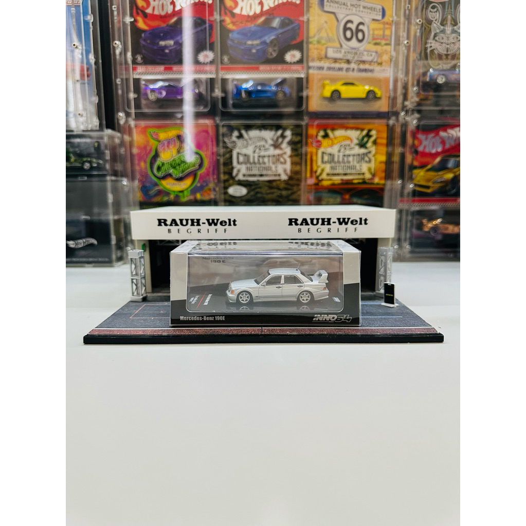 Inno64 Inno Mercedes Benz 190E Silver