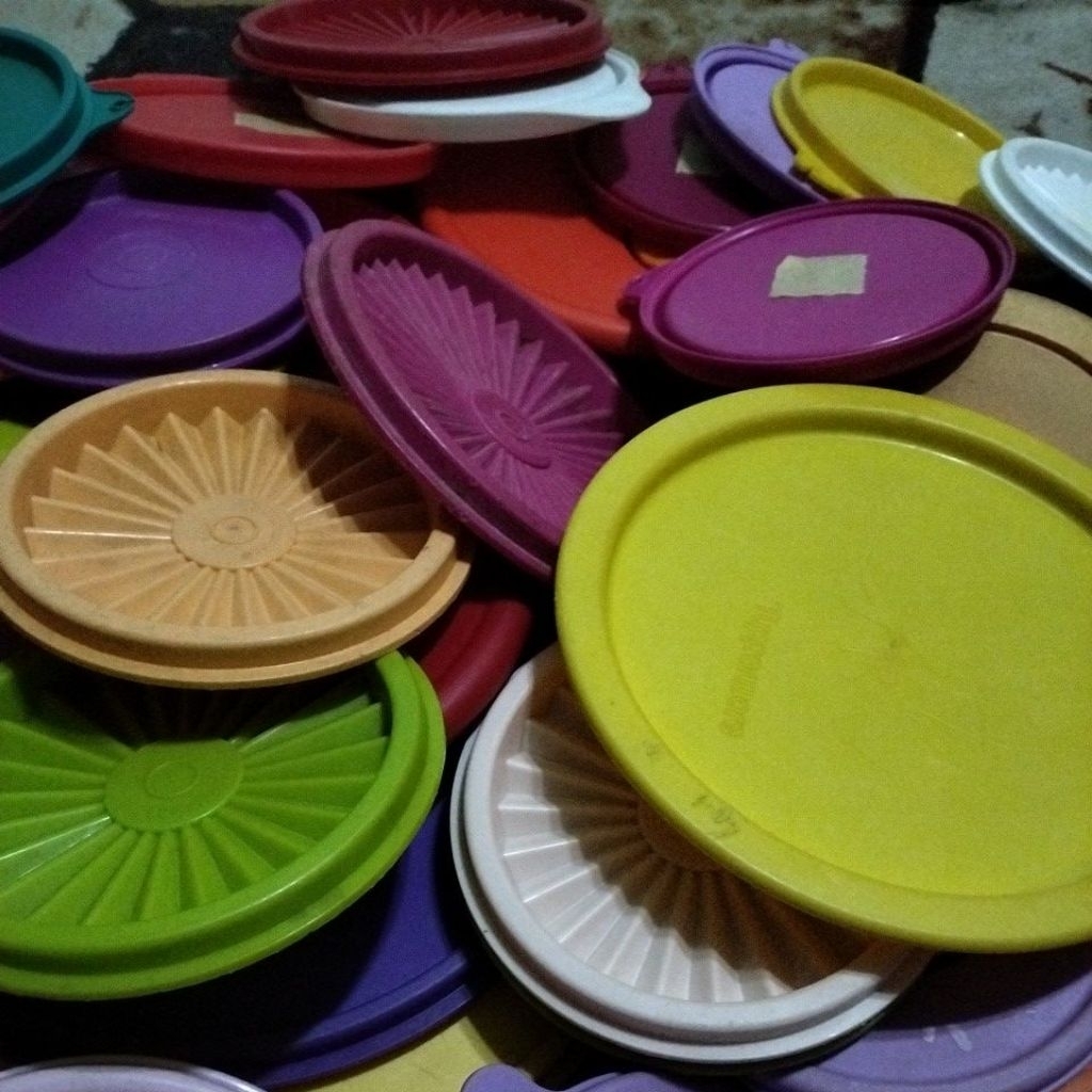 tutup Tupperware second bulat