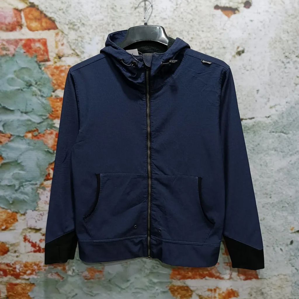 jaket outdoor FIND OUT tebal size M casual bagus