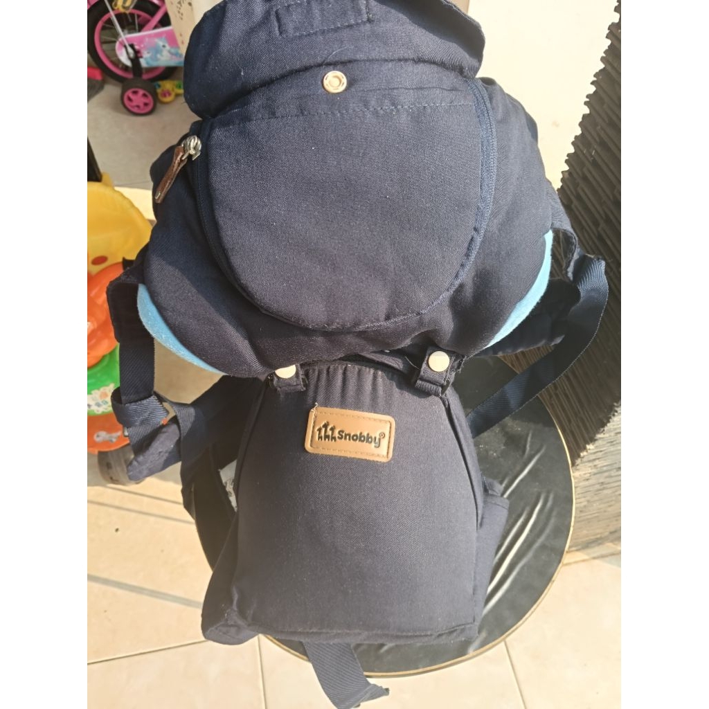 Preloved gendongan bayi duduk warna navy merek snoopy baby