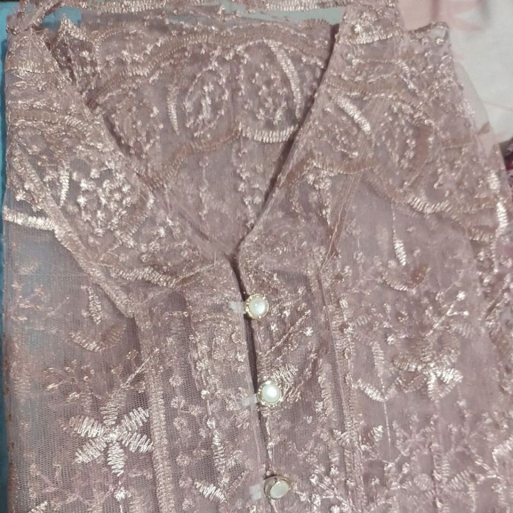 outer brokat/tile
