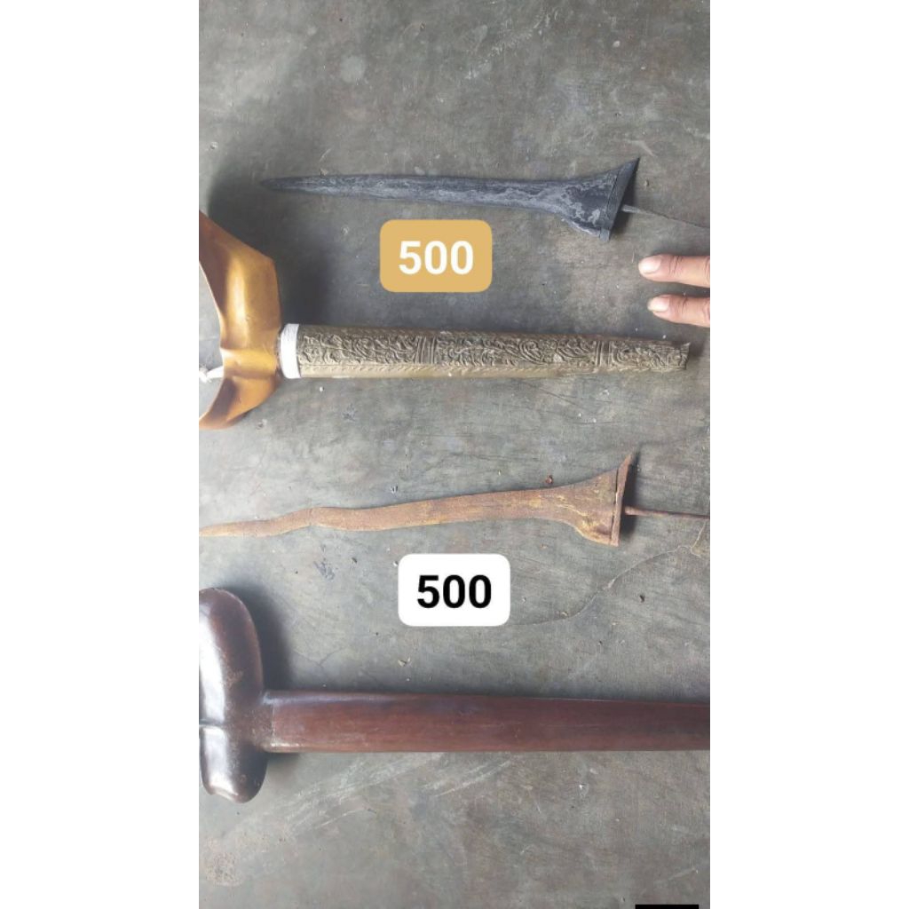 Koleksi Antik Bilah Keris Lawasan Set Warangka Ladrang Ukir / Gayaman Kayu Polos Bahan Seni Tradisio