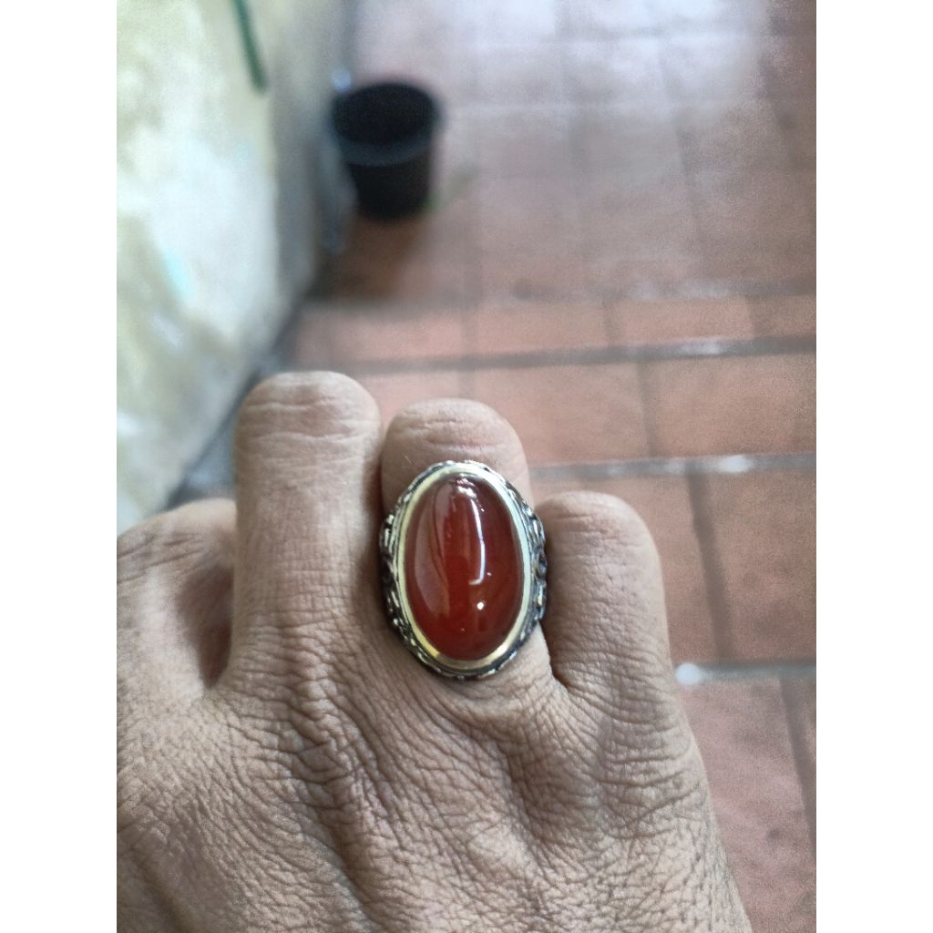 Batu akik merah darah