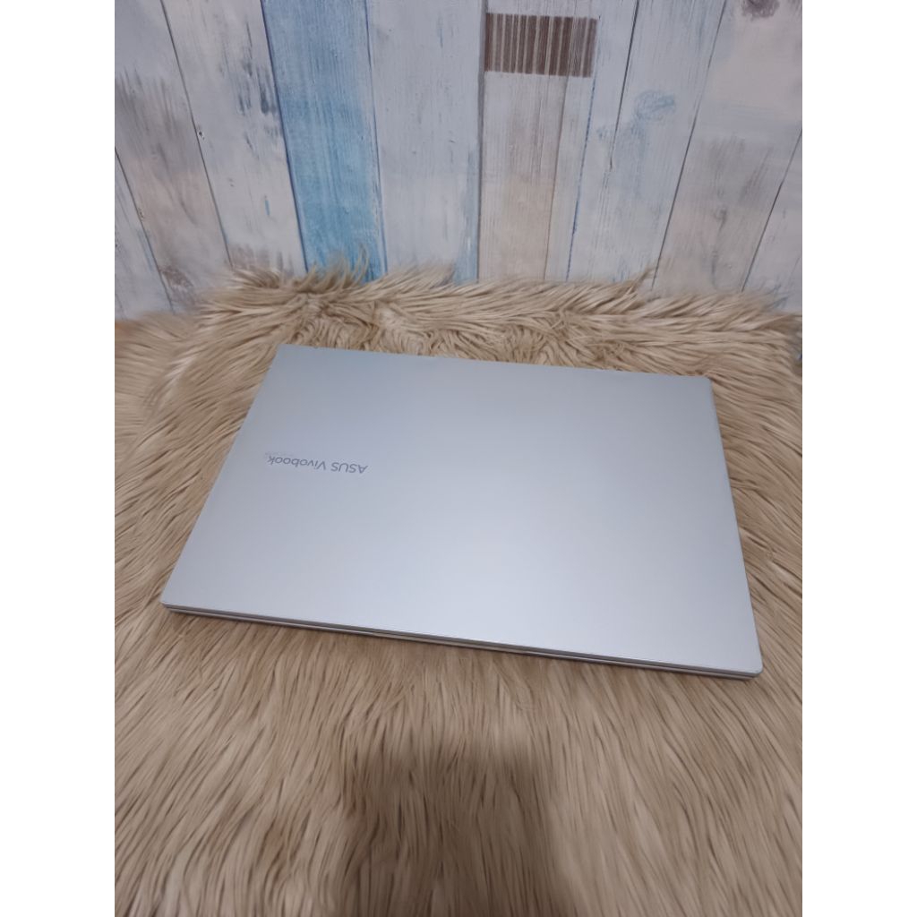 Asus Vivobook M1403Q Ryzen 5 5600H Ram 8 SSD 512