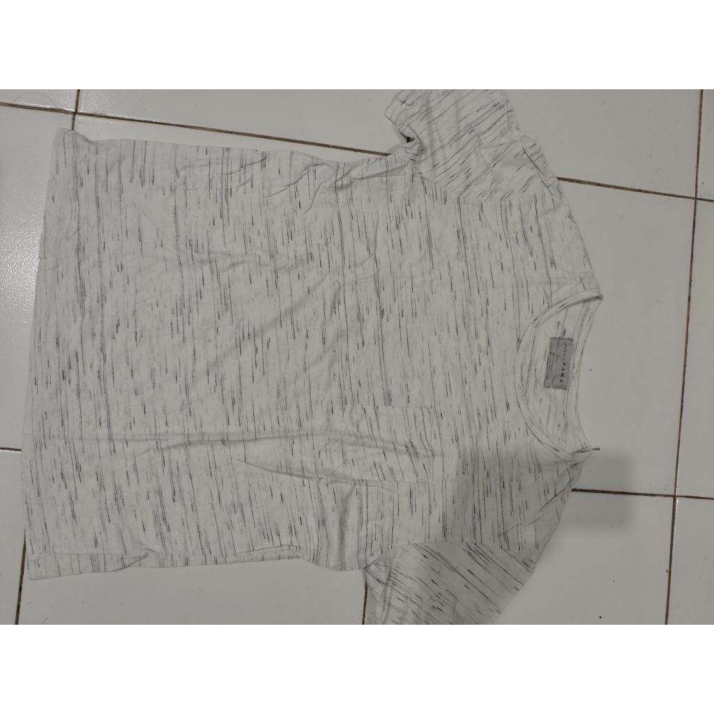 kaos Zara istimewa second preloved