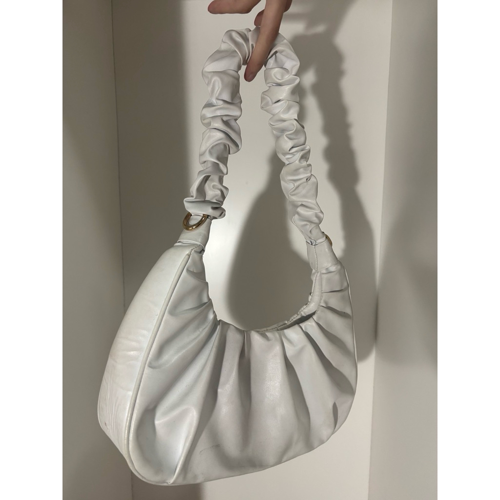 Preloved white shoulder bag