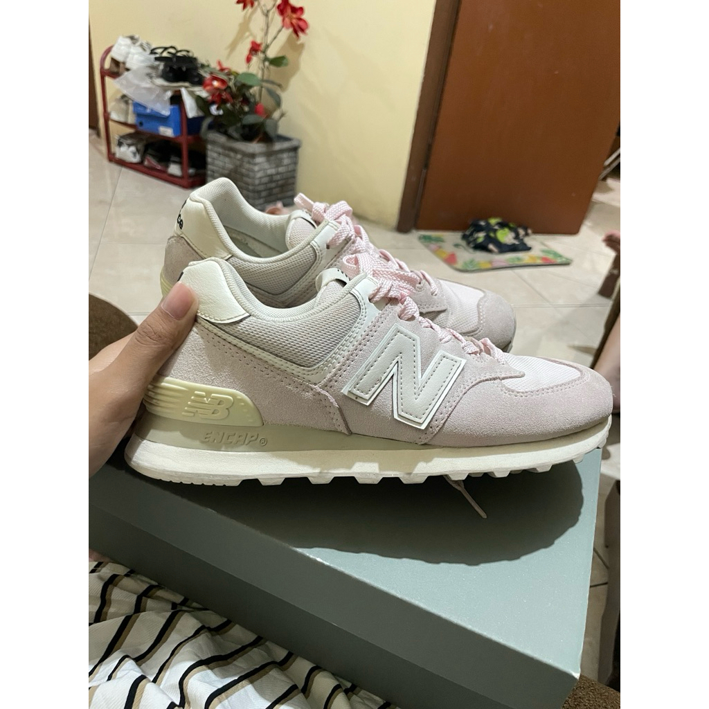 NB 574 women
